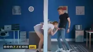 منافسة أخوية تتحول إلى نيك شرجي مكثف