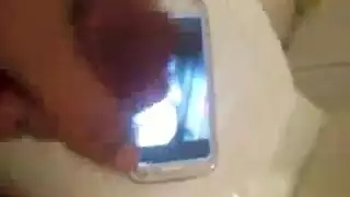 فتيات مراهقات فاسقات تدنس راهبة مقدسة في كشك اعتراف إباحي صريح