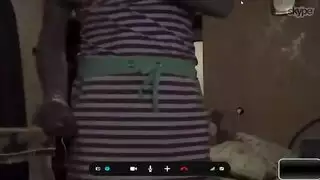 أم روسية مثيرة تسيطر باستخدام قضيب اصطناعي