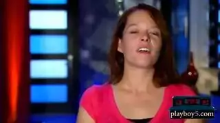 إباحية مقربة: تظهر فروج مبللة لنساء فوق الثلاثين