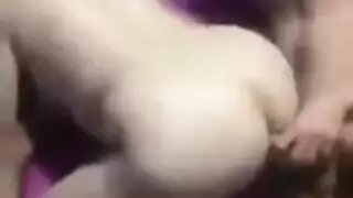 شابان ينيكان عاهرة متلهفة في فيلم إباحي مصري خشن