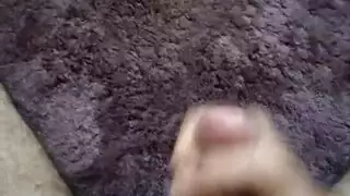 انتصاب مشعر ضخم يُدلَك حتى إنهاء يغطي السجاد