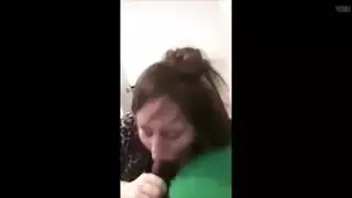 التقبيل العميق باللسان يتحول إلى نكاح صريح