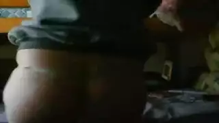 عاهرة عربية ساخنة تحصل على جماع شرجي قوي لأقصى متعة