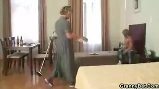 عاهرات إسرائيليات: عام كامل من مشاهد الجنس الصريحة