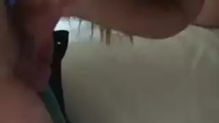 ضاجعة المالك في المكتب: إيفا تبلع قضيبه ثم تأخذه من الخلف