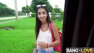 بنات صغيرة سمين