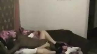 إجازة التزلج تتحول إلى مشهد إباحي بين شقراء وأسود