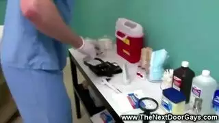 ليلة زفاف إباحية: فض بكارة عروس خليجية خجولة