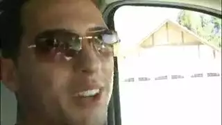 إباحي جامح: إيلاج مزدوج لمدربة صقور