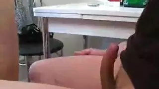 نيك شرجي وحشي: شاب يفرغ غضبه على طيز ضيقة