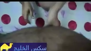 إشباع بالعمود الصغير: العاهرة تتوسل للاختراق الشرجي