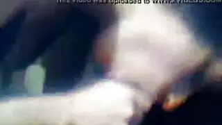 أمص رجلاً مثيراً بينما تصرخ صديقتي الشبقية في الغرفة المجاورة