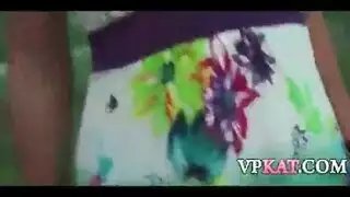 شقراء تصرخ في نشوة خلال جلسة وجه خشنة