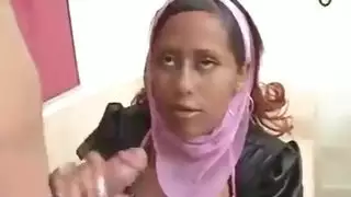 ثماني حوريات مسلمات في جنس جماعي مكثف