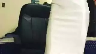 الزوجة ذات الشعر الأحمر تعرف أن زوجها يتوق للجنس الشرجي وتقدم له فعلًا شرجيًا صريحًا