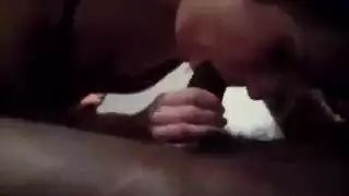 زوجة شقية تمتلئ بقضيب أسود كبير في بورن صريح