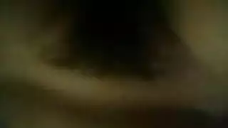 السيدة الروسية ، آنا في شباك الصيد لديها ابتسامة كبيرة على وجهها ، لأن الوقت قد حان للشني