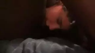 علاقة جنسية صعبة في الفصل للطالبة المشاغبة نيكي مع رفاقها