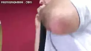 أم يابانية تختنق على قضيب هاردكور ضخم