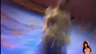 فتاة عربية عارية من السودان، تظهر جسدها وتلعب مع بوسها على عرض الرقص العربي في