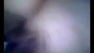 مشهد إكس إكس إكس: فتاة تركية تتعمق في مص عمود سميك أثناء المكالمة