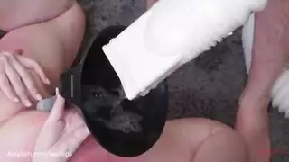 نيك مراهقات قاسٍ: شقراء تُعاقب وتُساء معاملة بلا رحمة