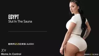 يرسلها على السرير