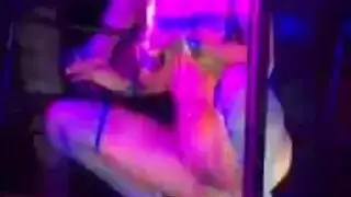 المدير المسيطر يملأ مهبل موظفته بسائله المنوي