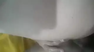 مش قادرة تستحمل زبه