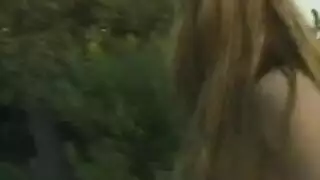 معدومة تلهو على العمود ثم تنكح من الباب الخلفي