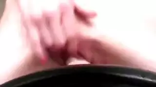 اختراق شرجي خشن باستخدام آلة الجنس متسع وممتلئ