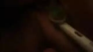 تُلمس وتُغطى من الرأس إلى القدمين من قبل رجلين