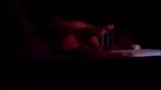 احتجاز المدرسة يتحول إلى جماع جماعي قوي