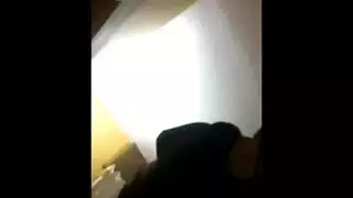 عريس خائن ينك خطيبته الداعرة بقوة ثم يسرق شريط البورن