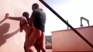 بلع السائل المنوي: مغامرة إباحية صريحة لمحجبة مثيرة