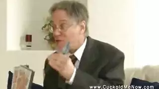 زوجته تناك امامه خيانه