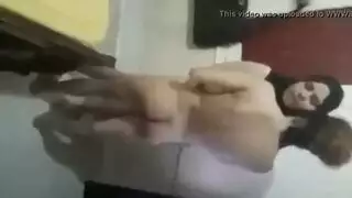 إغتصبها من الخلف بقوة