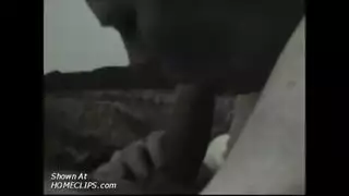 مغامرة الزوجة الحارة: الزوج يصور تجربتها الأولى مع قضيب أسود كبير