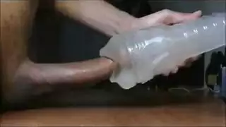 العروس تمارس الجنس الصعب مع نفسها باللعب