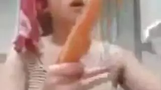 العاهرة المغربية تتفجر شوقًا للجنس الفموي العنيف