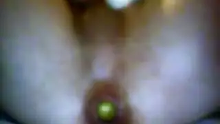 فتحة شرج ميا الحلوة تتعرض لضربات قوية في مشهد إباحي