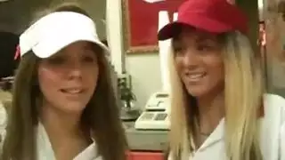 شرج عنيف مع مؤخرة مشعرة في مشهد إباحي