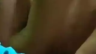 ماراثون إباحي طوال اليوم: فتاتان قذرة تتباهيان بمهبلهما الضيق لقضيب سميك