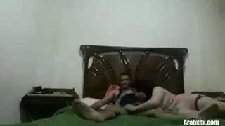 عاهرات منقبات في ثلاثية: تبلع المني وتنيك بقوة