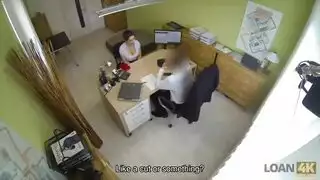 شرج تنفيذي: سكرتيرة ذات أثداء كبيرة تُدفع مقابل مضاجعة قاسية على المكتب