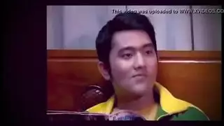 سماع أناته يجعل فرجها رطبًا استمناء مع شريك الغرفة