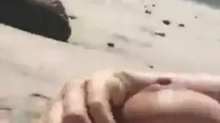 قضيب ناضج يتم تدميره بمهارات حلق خبيرة لشقراء