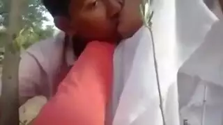 فتاة مغربية مثير تنال عبادة شفاهها وجسدها من رجلها