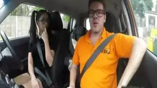 مشهد جنس عربي جامح: مص عميق وجنس شديد